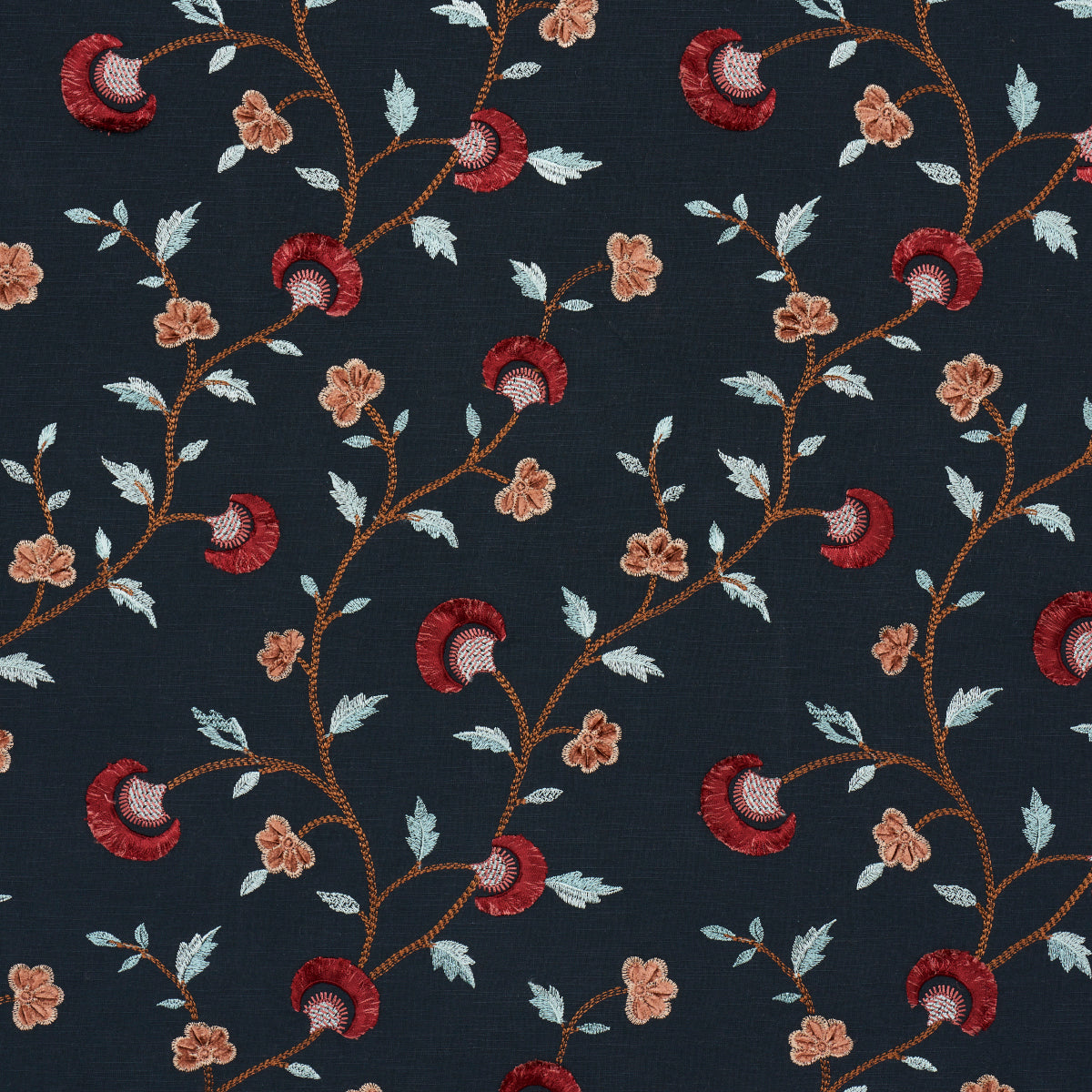 IYLA-EMBROIDERY-MIDNIGHT-ROUGE-SCHUMACHER-83662 - Schumacher Tela
