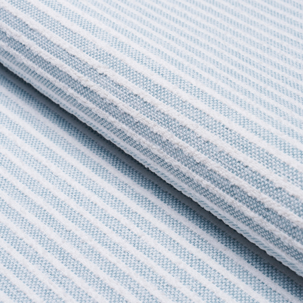 BOUCL-STRIPE-INDOOR-OUTDOOR-CHAMBRAY-SCHUMACHER-84260 - Schumacher Tela