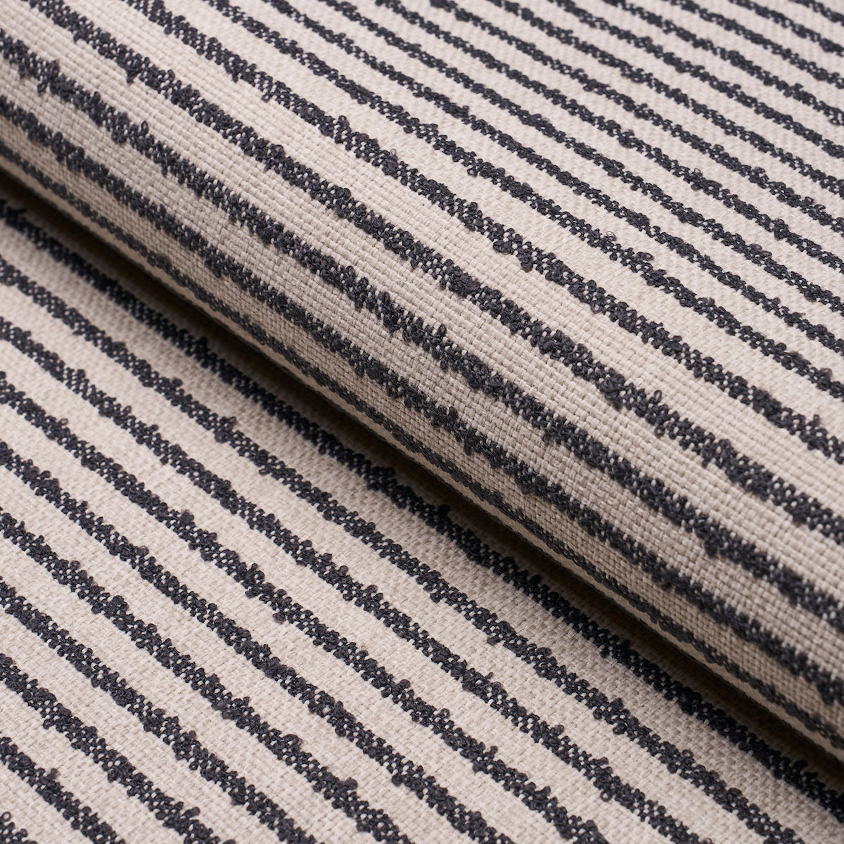 BOUCL-STRIPE-INDOOR-OUTDOOR-JUTE-SCHUMACHER-84262 - Schumacher Tela