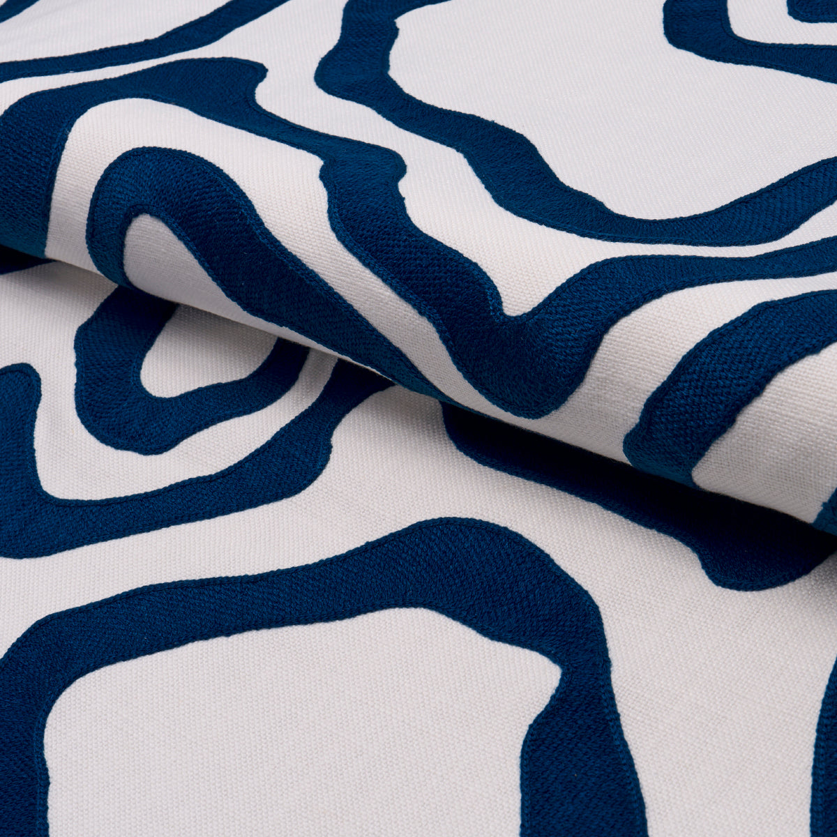 DEFEO-EMBROIDERY-INDIGO-SCHUMACHER-84432 - Schumacher Tela