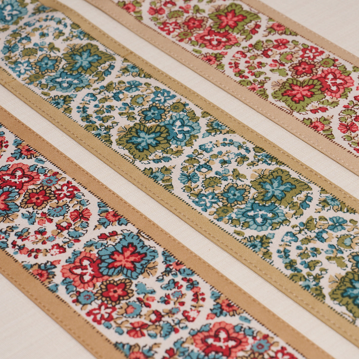 INES-PAISLEY-TRIM-ROSE-COGNAC-SCHUMACHER-84442 - Schumacher Trim