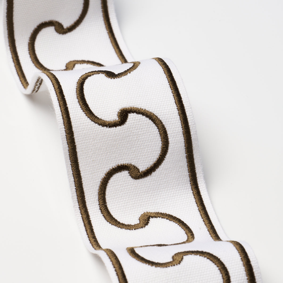 GRENELLE-TAUPE-SCHUMACHER-84560 - Schumacher Trim