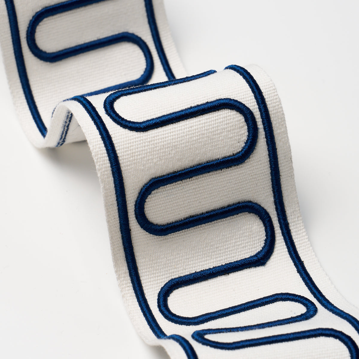ROYERE-SCROLL-MARINE-SCHUMACHER-84620 - Schumacher Trim