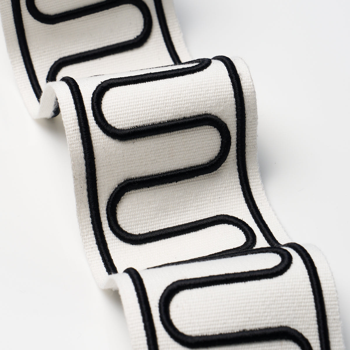 ROYERE-SCROLL-BLACK-SCHUMACHER-84624 - Schumacher Trim