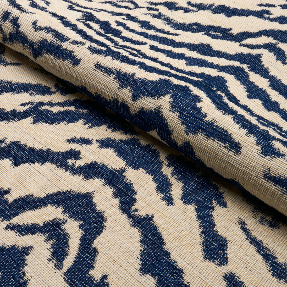 SHIVALIK-HILLS-TIGER-INDIGO-SCHUMACHER-84651 - Schumacher Tela