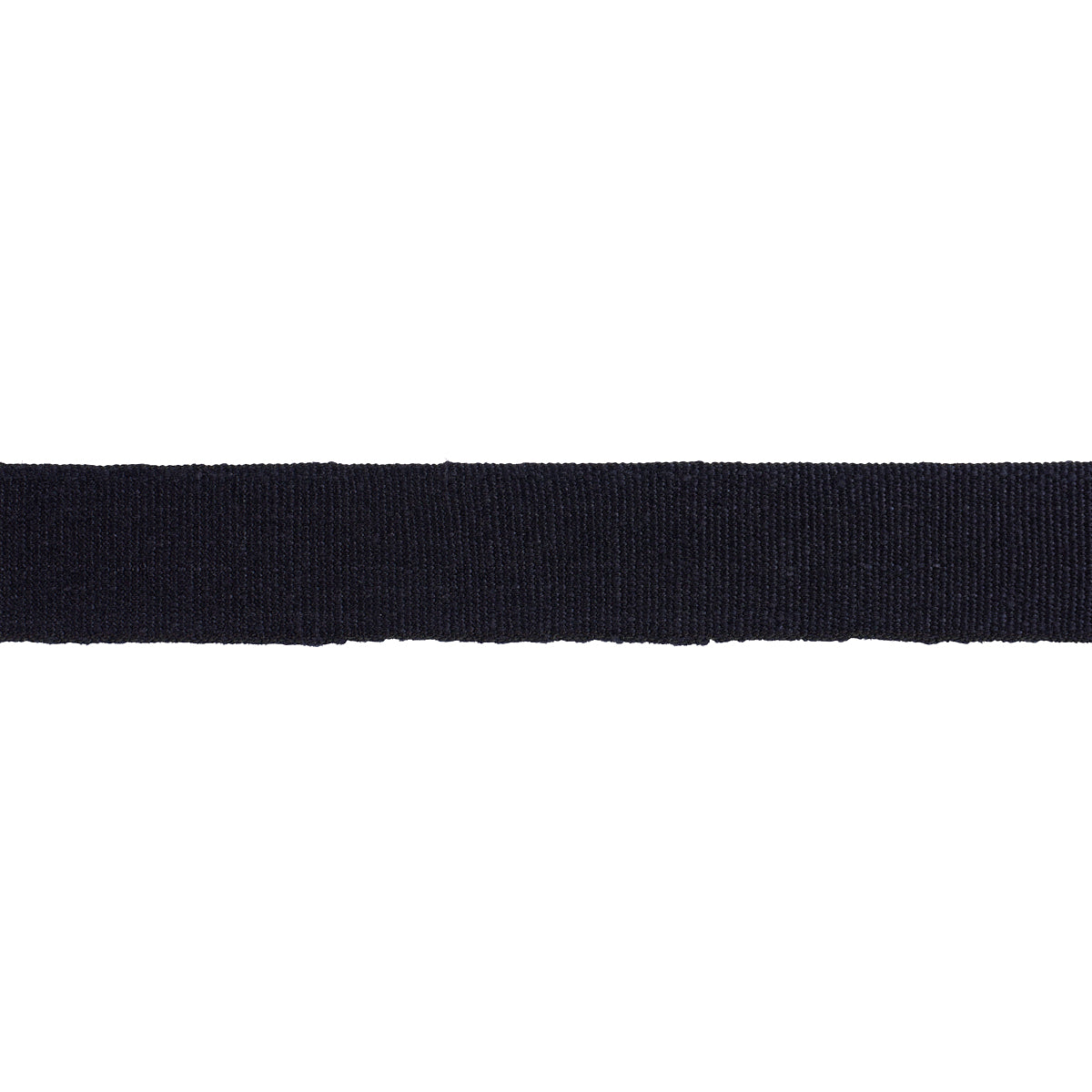 MATHIAS-LINEN-TAPE-MEDIUM-BLACK-SCHUMACHER-85232 - Schumacher Recortar