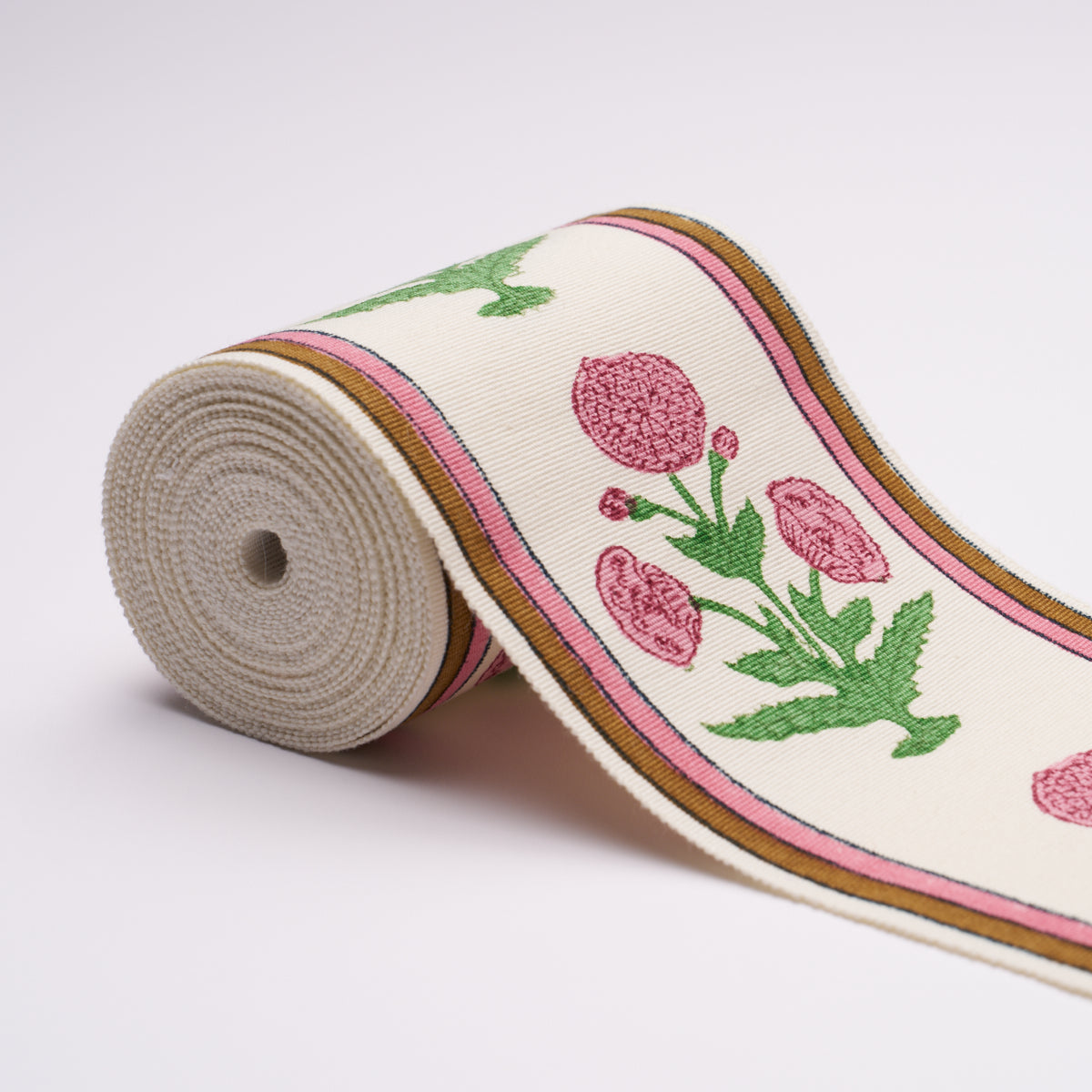 POPPY-HAND-BLOCK-TRIM-PINK-SCHUMACHER-85441 - Schumacher Trim
