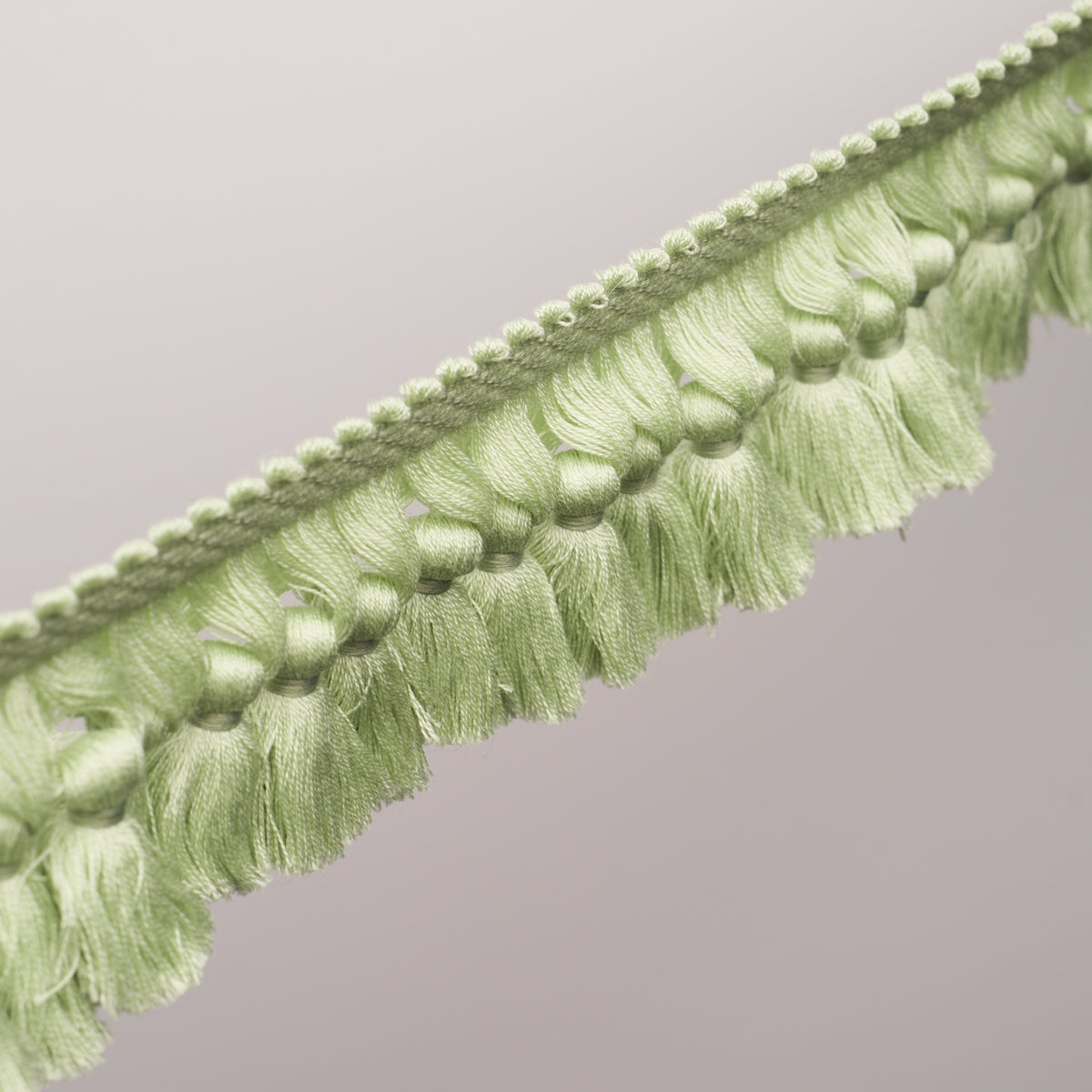 ROSALIND-TASSEL-TRIM-LEAF-SCHUMACHER-85683 - Schumacher Trim