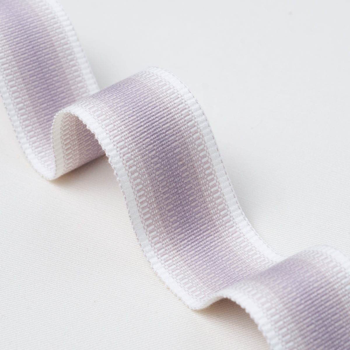BELTON-TAPE-NARROW-LAVENDER-SCHUMACHER-86171 - Schumacher Recortar