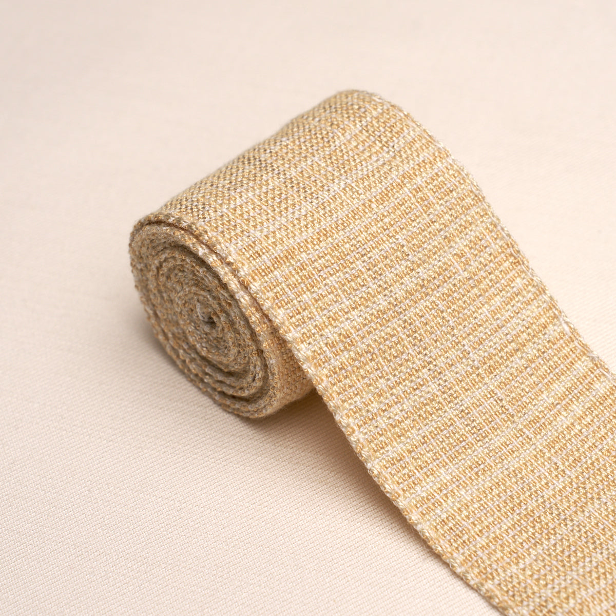TWEED-TAPE-MEDIUM-YELLOW-SCHUMACHER-86190 - Schumacher Recortar