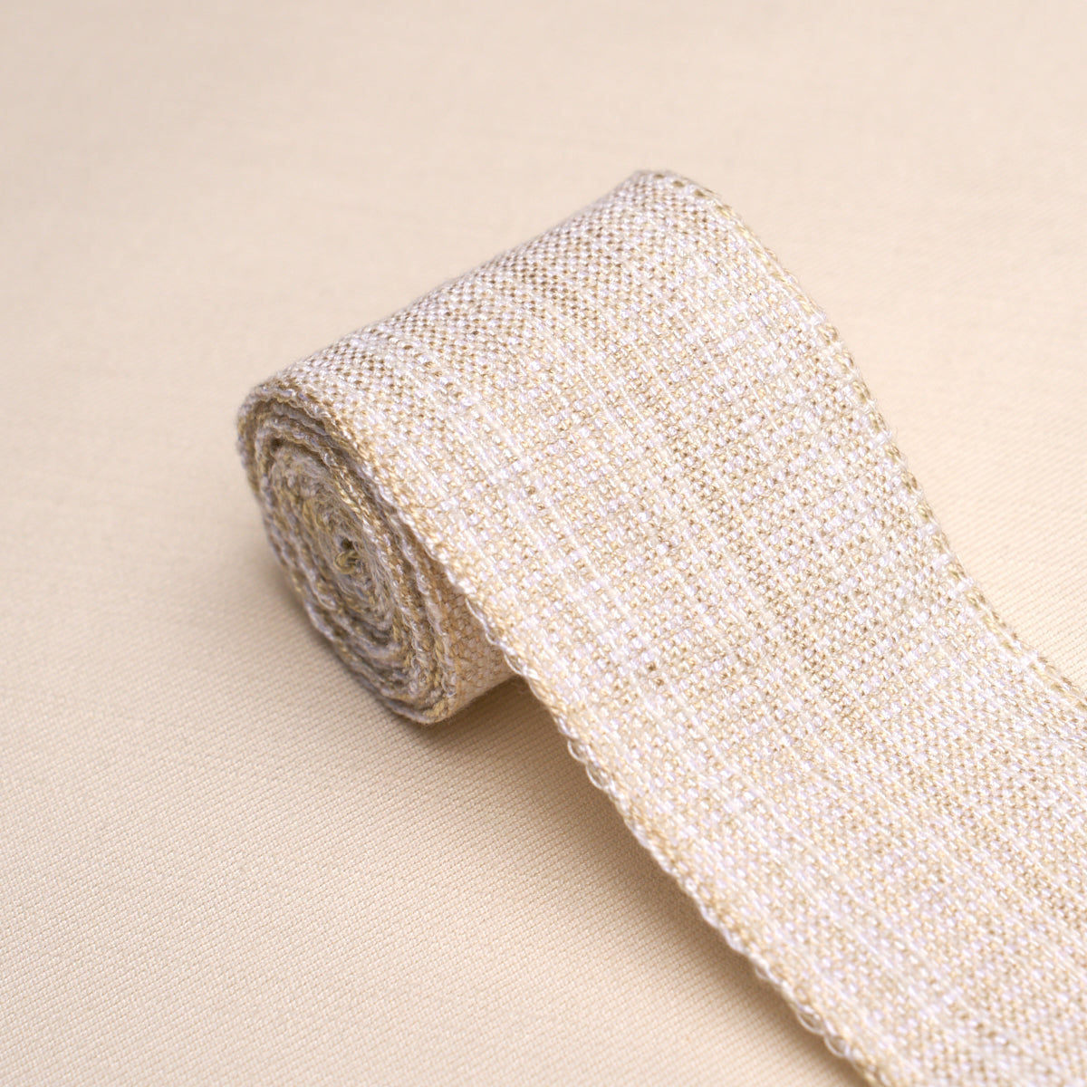 TWEED-TAPE-MEDIUM-IVORY-SCHUMACHER-86191 - Schumacher Recortar