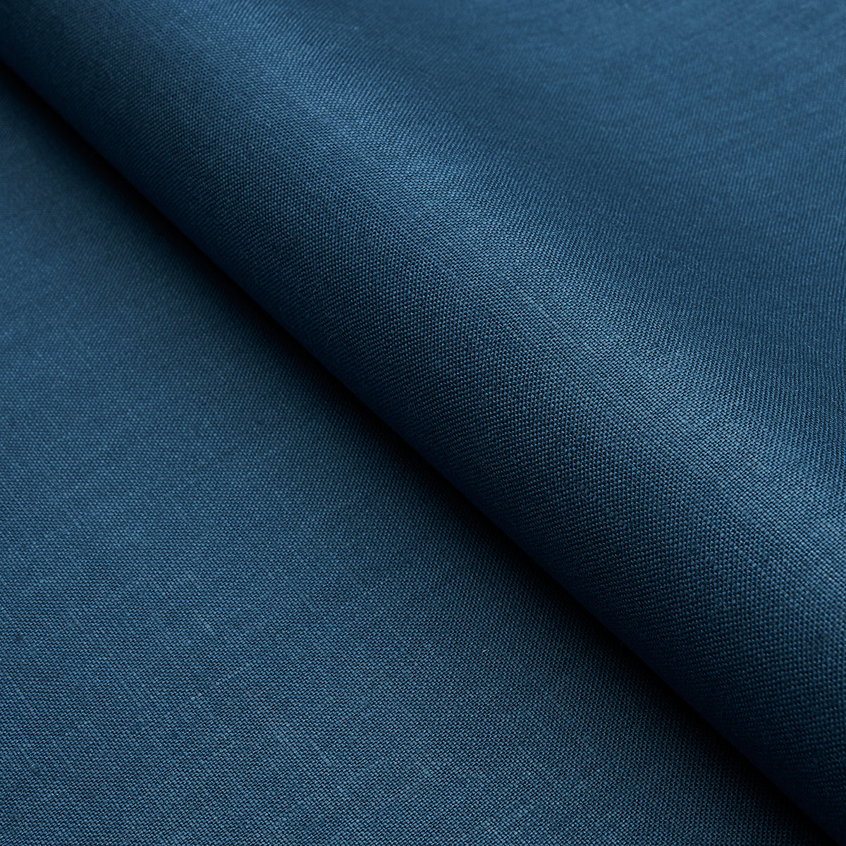 MIDDLETON-LINEN-NAVY-SCHUMACHER-93229 - Schumacher Fabric
