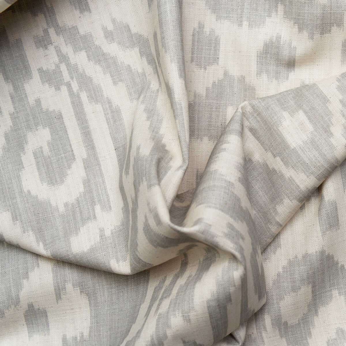 Otter - Cloud - KRAVET COUTURE Fabric