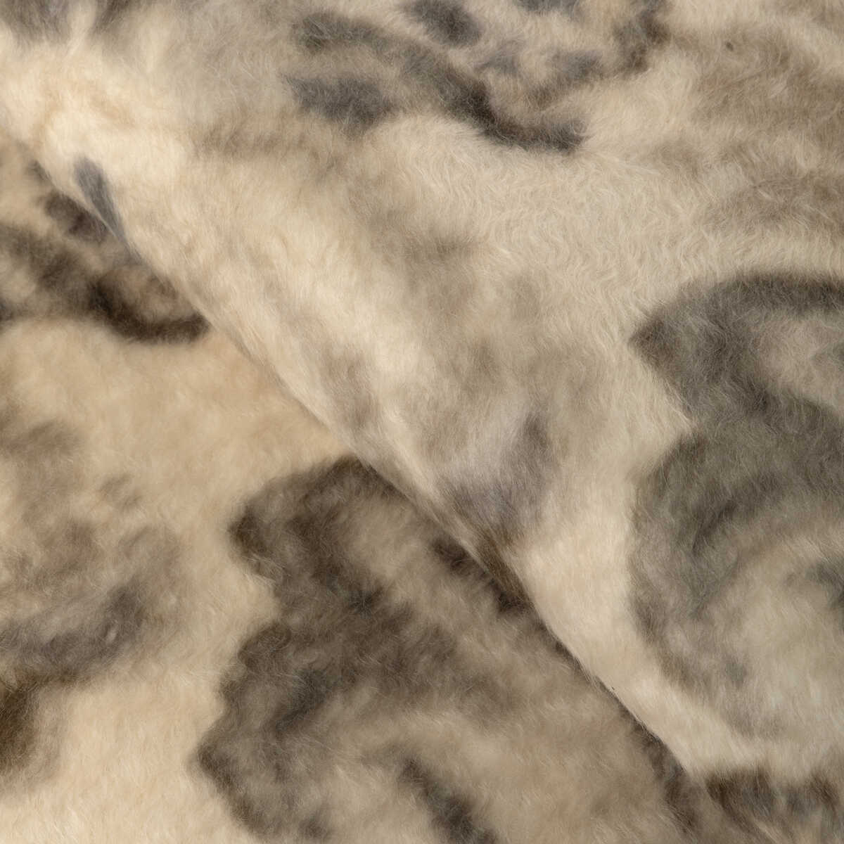 Askania - Natural - KRAVET COUTURE Fabric