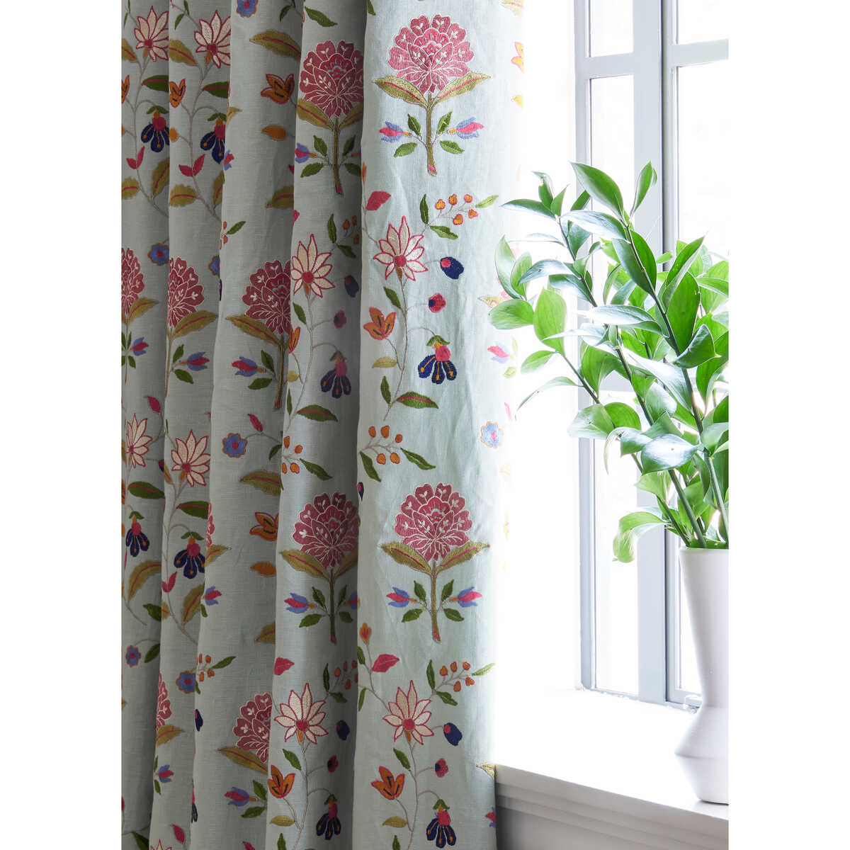 Kalla - Pink/Green - LEE JOFA Fabric