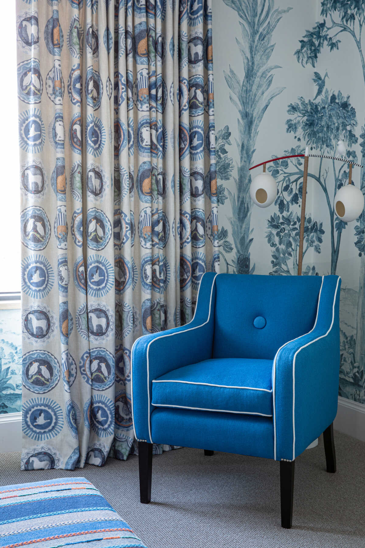 Robina'S Dinner Party - Blue - G P & J BAKER Fabric