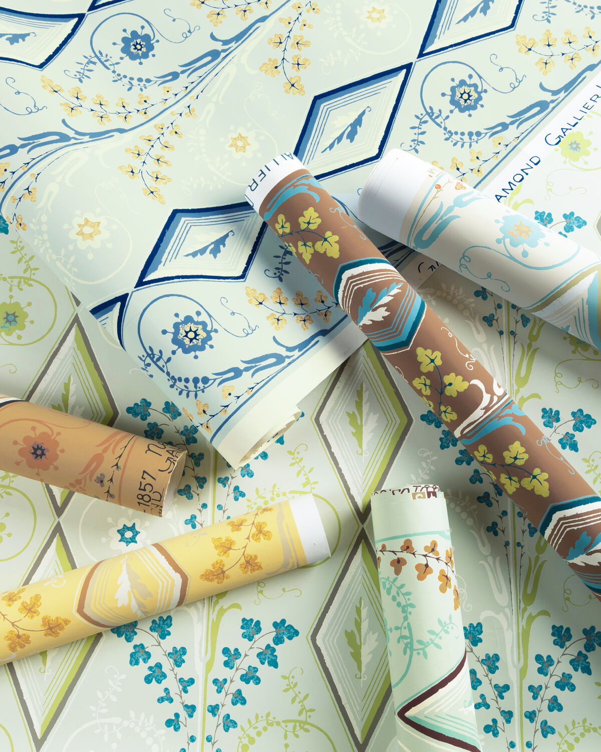 Gallier Diamond - Mist - Brunschwig & Fils Wallpaper