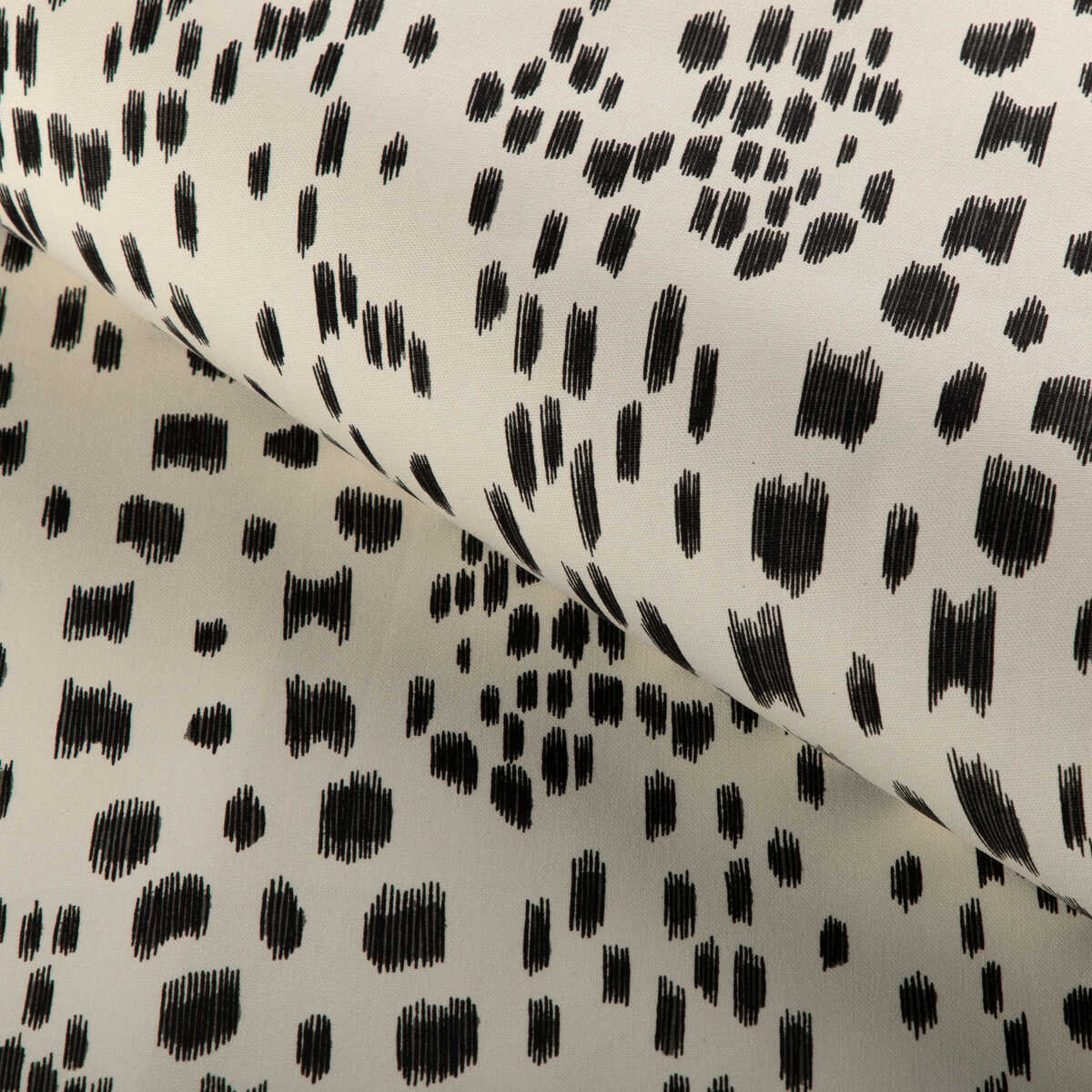 Les Touches Cotton Print - Black - BRUNSCHWIG & FILS Fabric