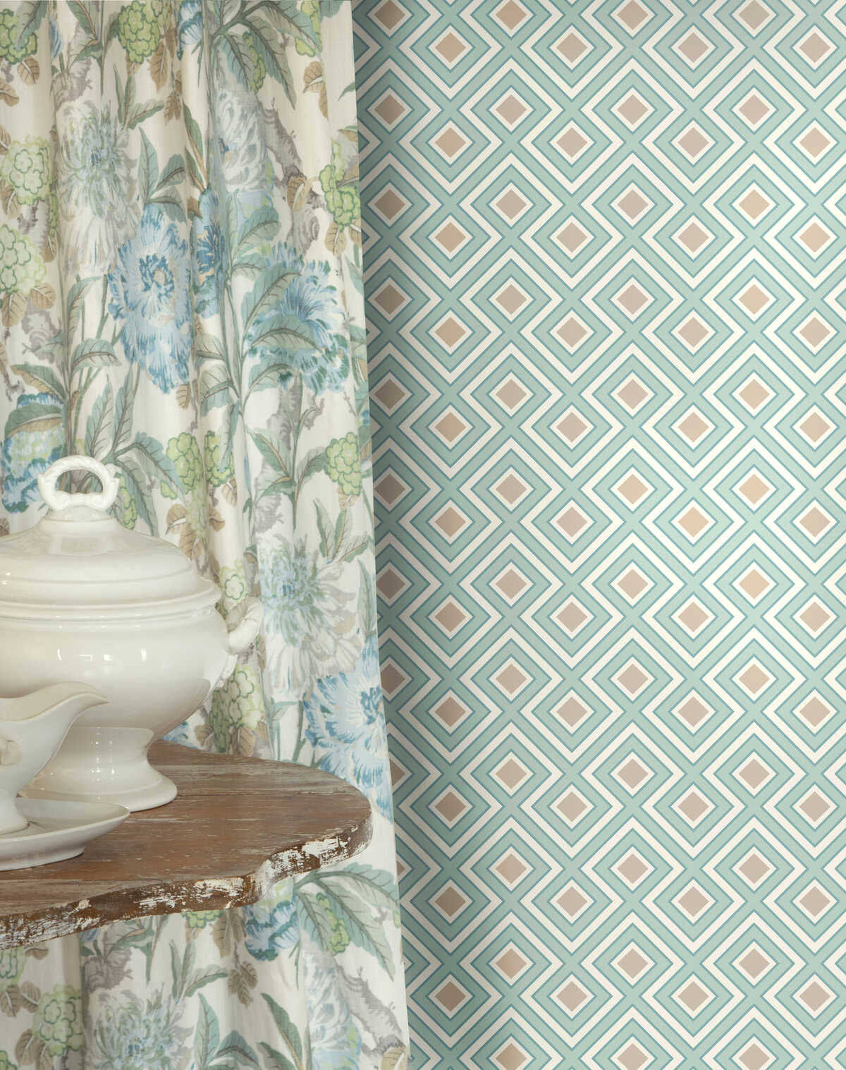 La Fiorentina Small - Aqua - G P & J BAKER Wallpaper