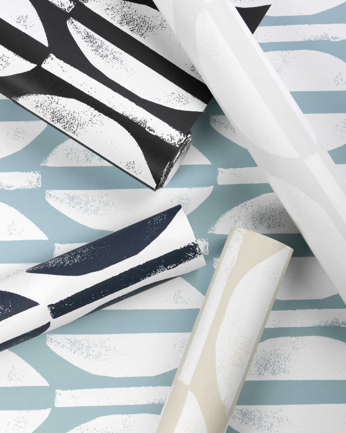 Raja Wp - Black - CAROLINE CECIL TEXTILES Wallpaper