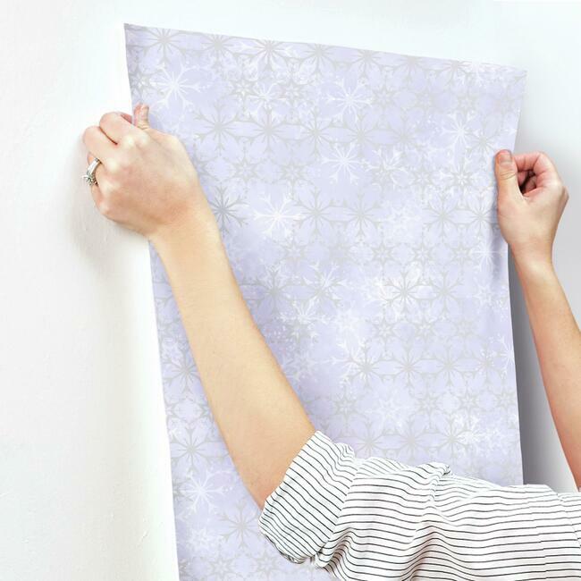disney-frozen-2-snowflake-wallpaper-purple-york-wallcoverings-di0961