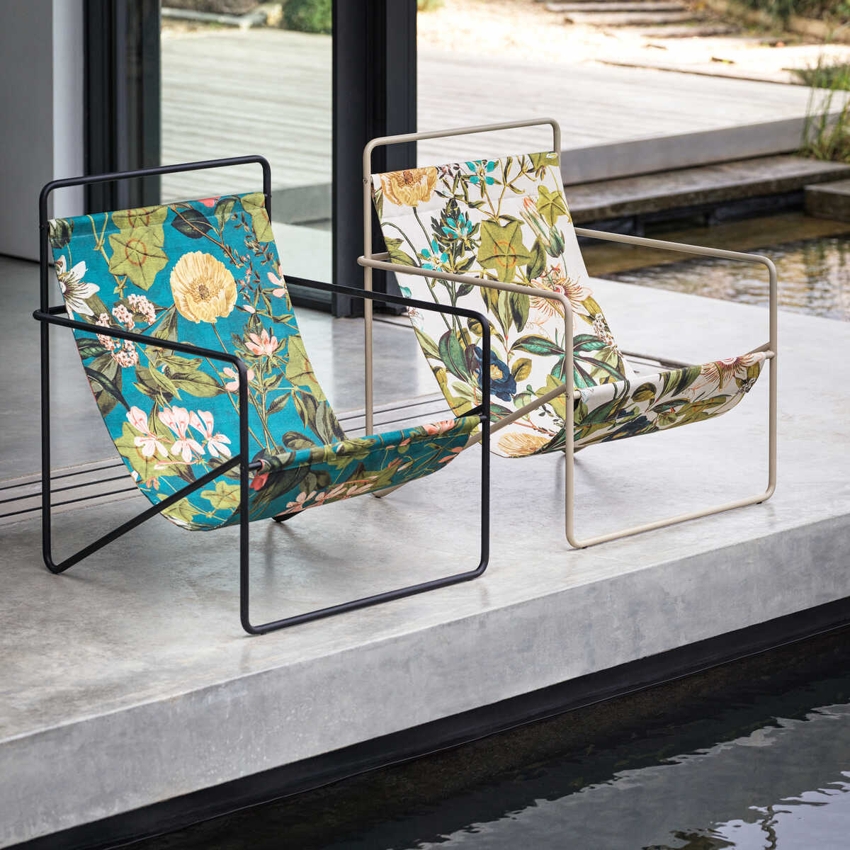 Passiflora Outdoor - Denim - CLARKE AND CLARKE Tela
