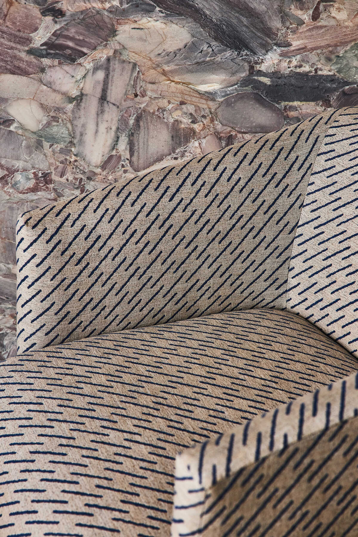 Esker Weave - Ebony/Ivory - LEE JOFA MODERN Fabric