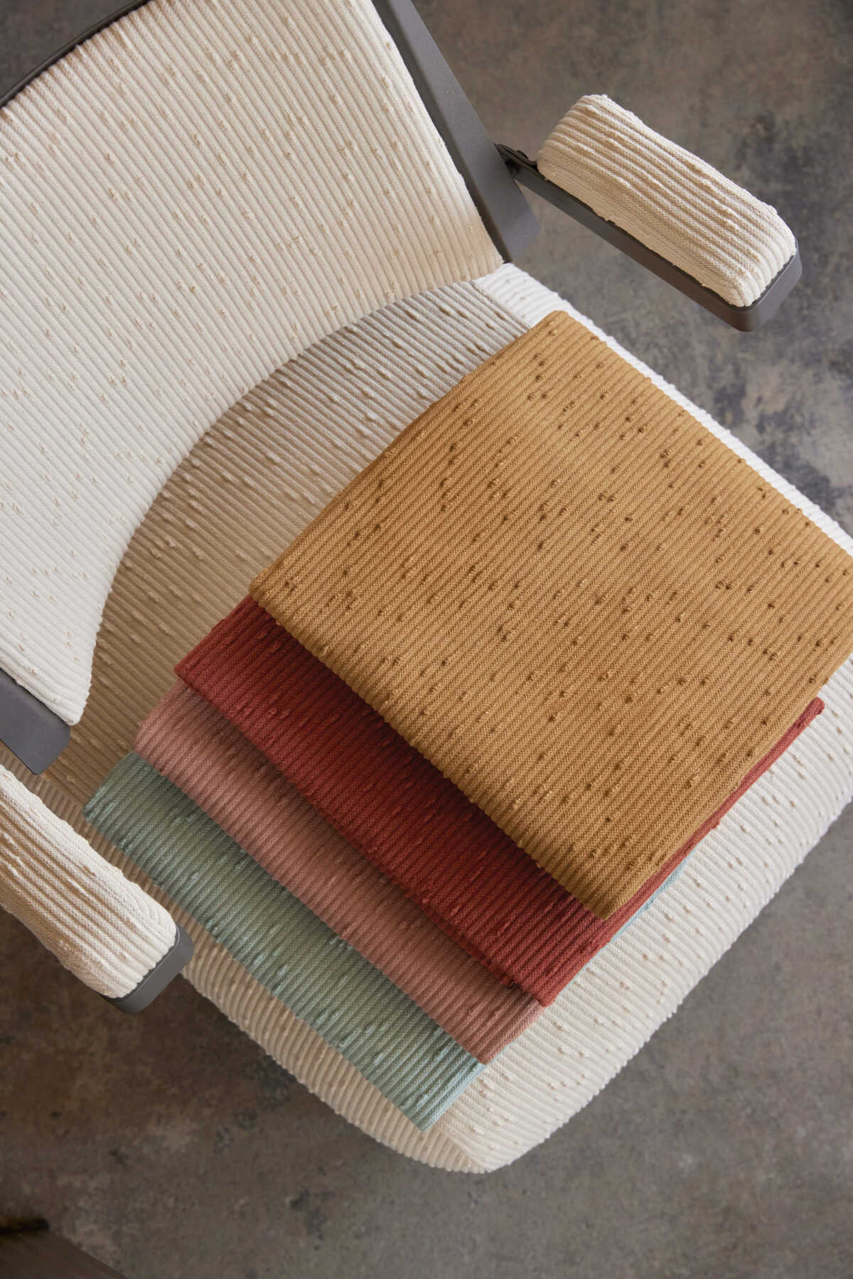 Cabochon - Coconut - LEE JOFA MODERN Fabric