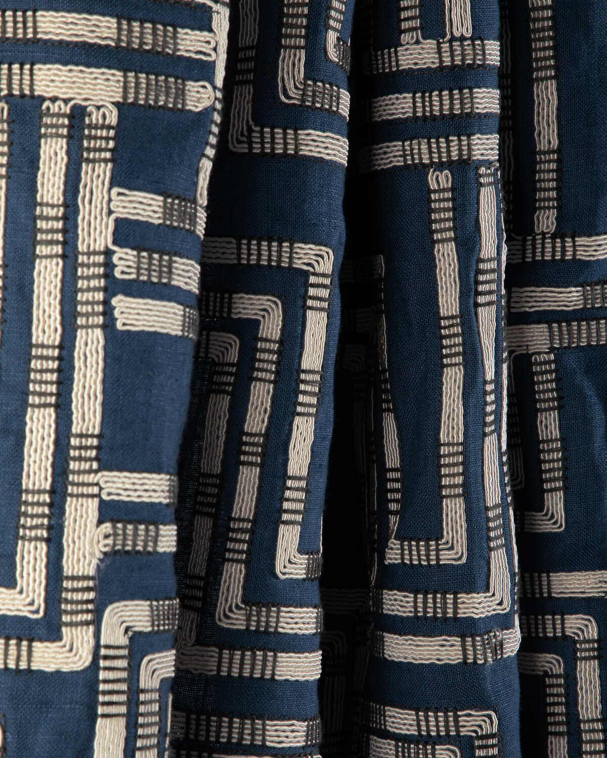 Circuit Emb - Azure - LEE JOFA MODERN Fabric