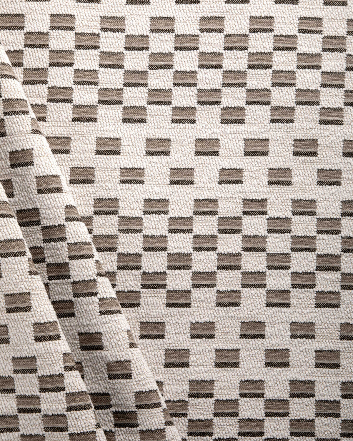 Solano - Ivory/Ebony - LEE JOFA MODERN Fabric