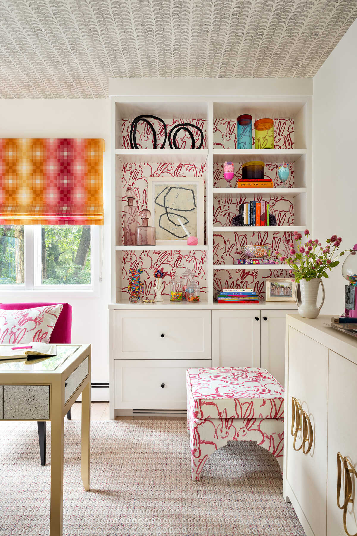 Hutch - Ivory/Pink - LEE JOFA MODERN Wallpaper