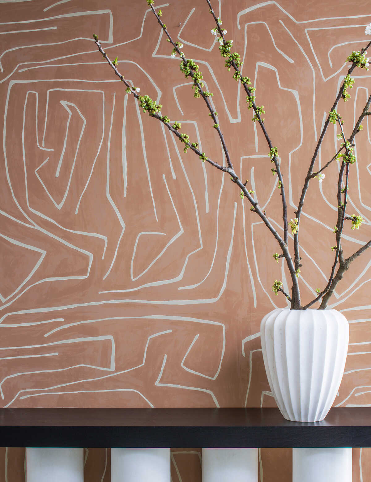 Graffito - Salmon/Cream - LEE JOFA MODERN Wallpaper