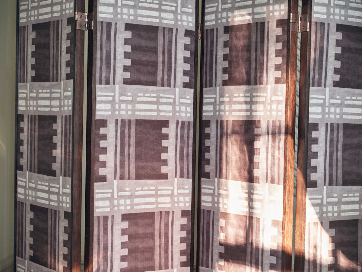 Riven Wc - Rose Taupe - LEE JOFA MODERN Wallpaper