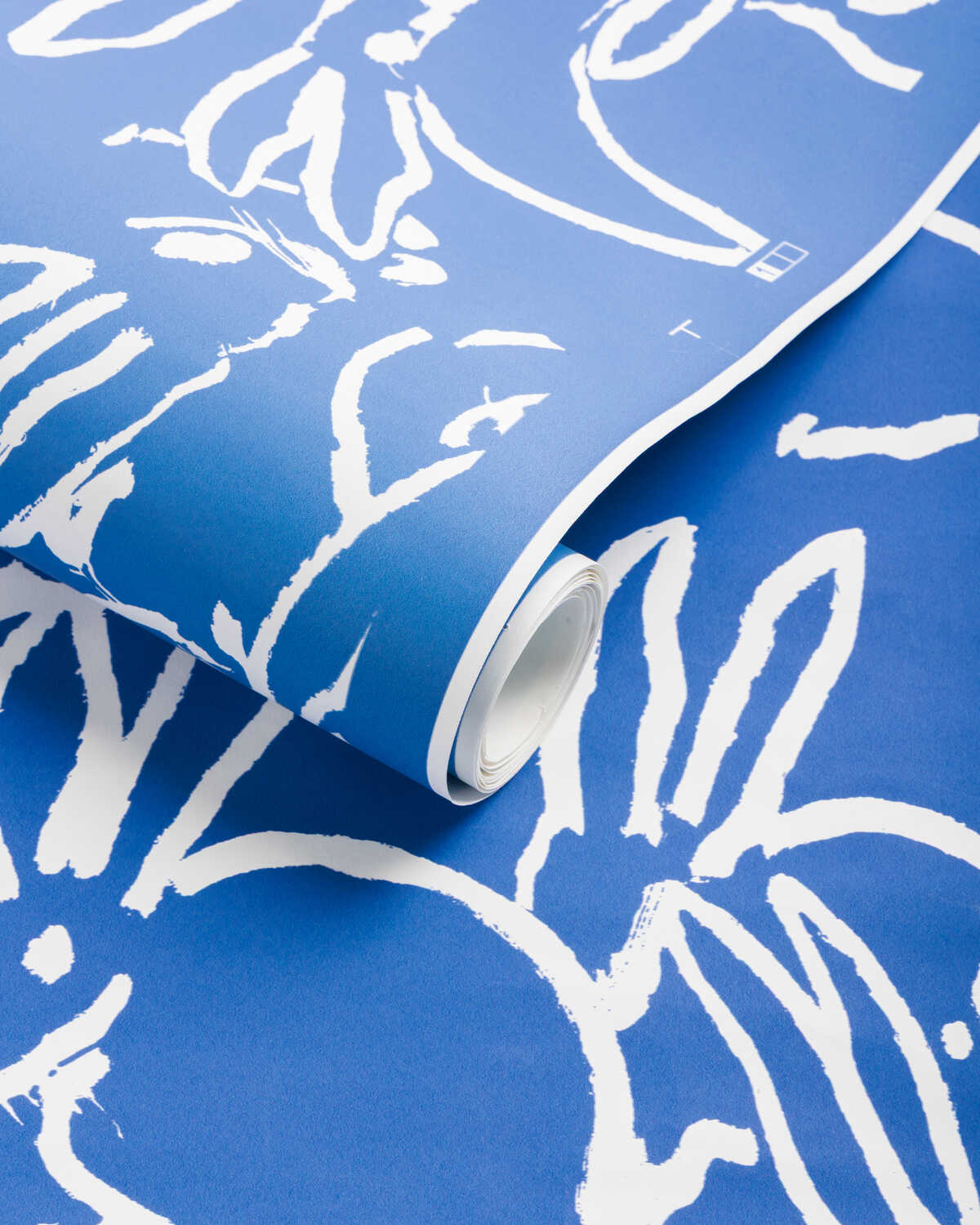 Hutch Ombre Paper - Blue - LEE JOFA MODERN Wallpaper