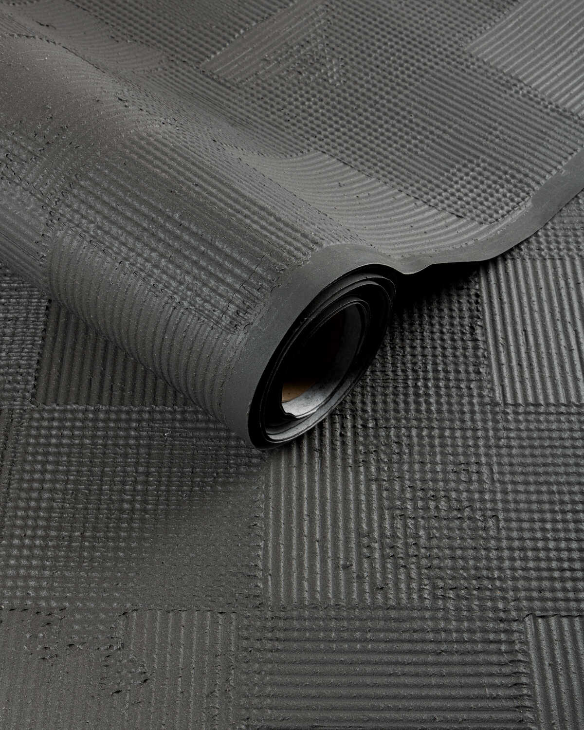 Gesso Wc - Obsidian - LEE JOFA MODERN Wallpaper