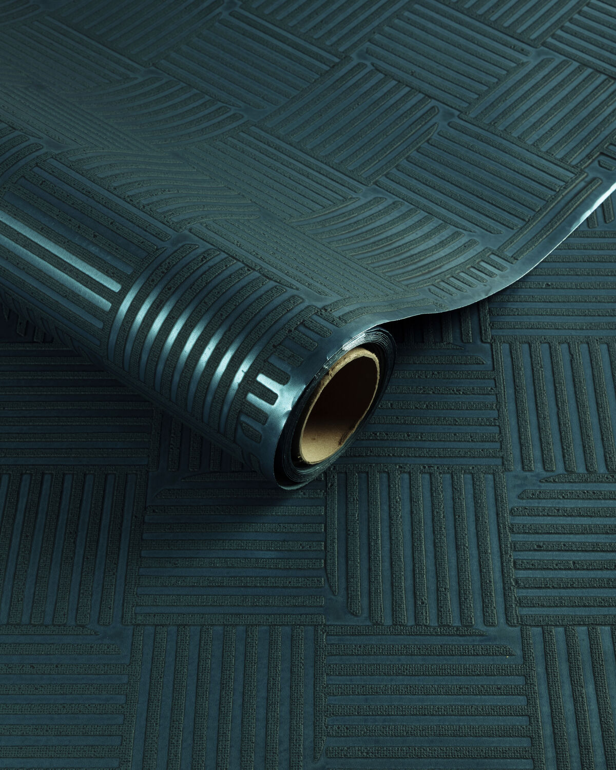 Tetra Wc - Peacock - Lee Jofa Wallpaper