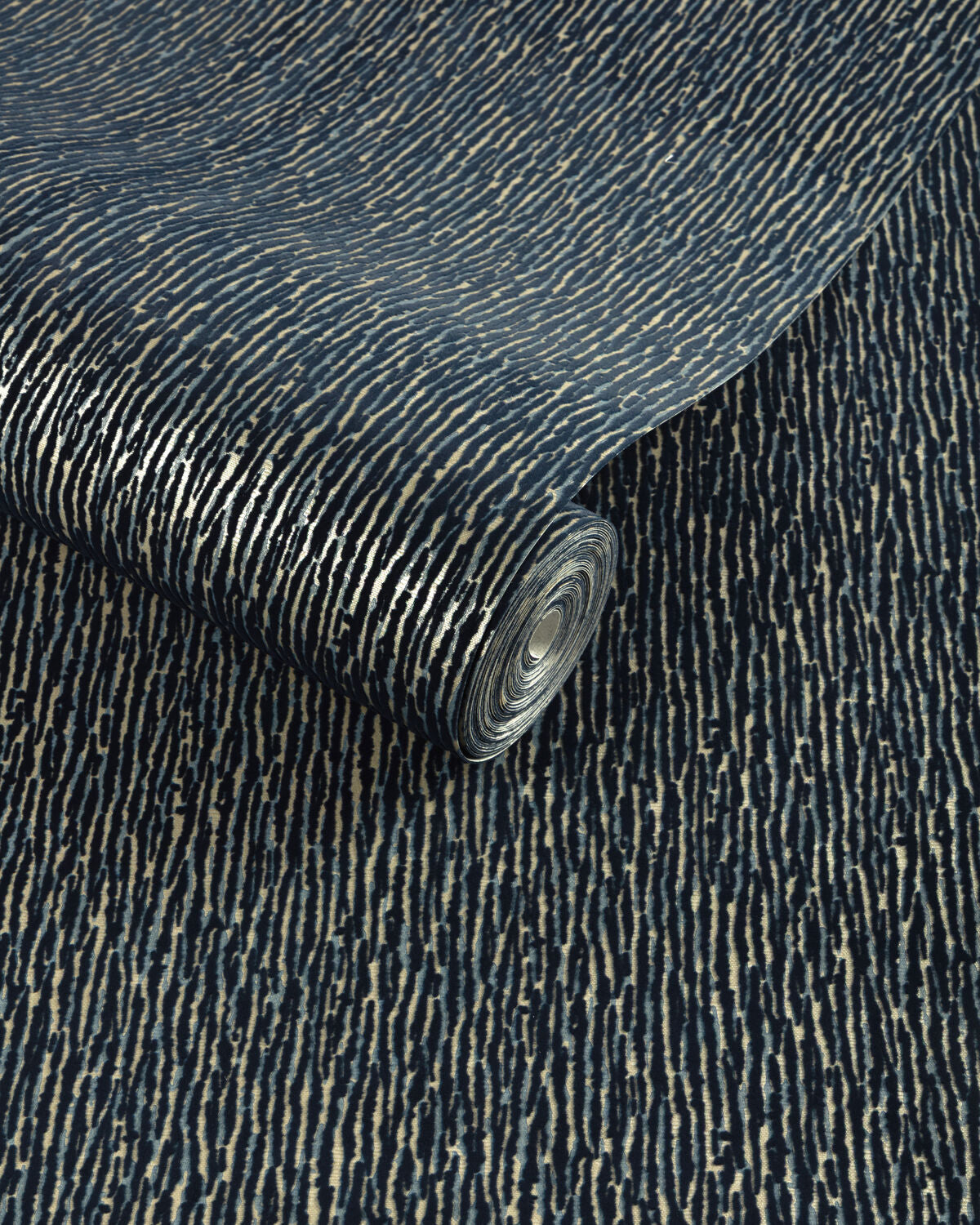 Maia Flock Wc - Sapphire - Lee Jofa Wallpaper