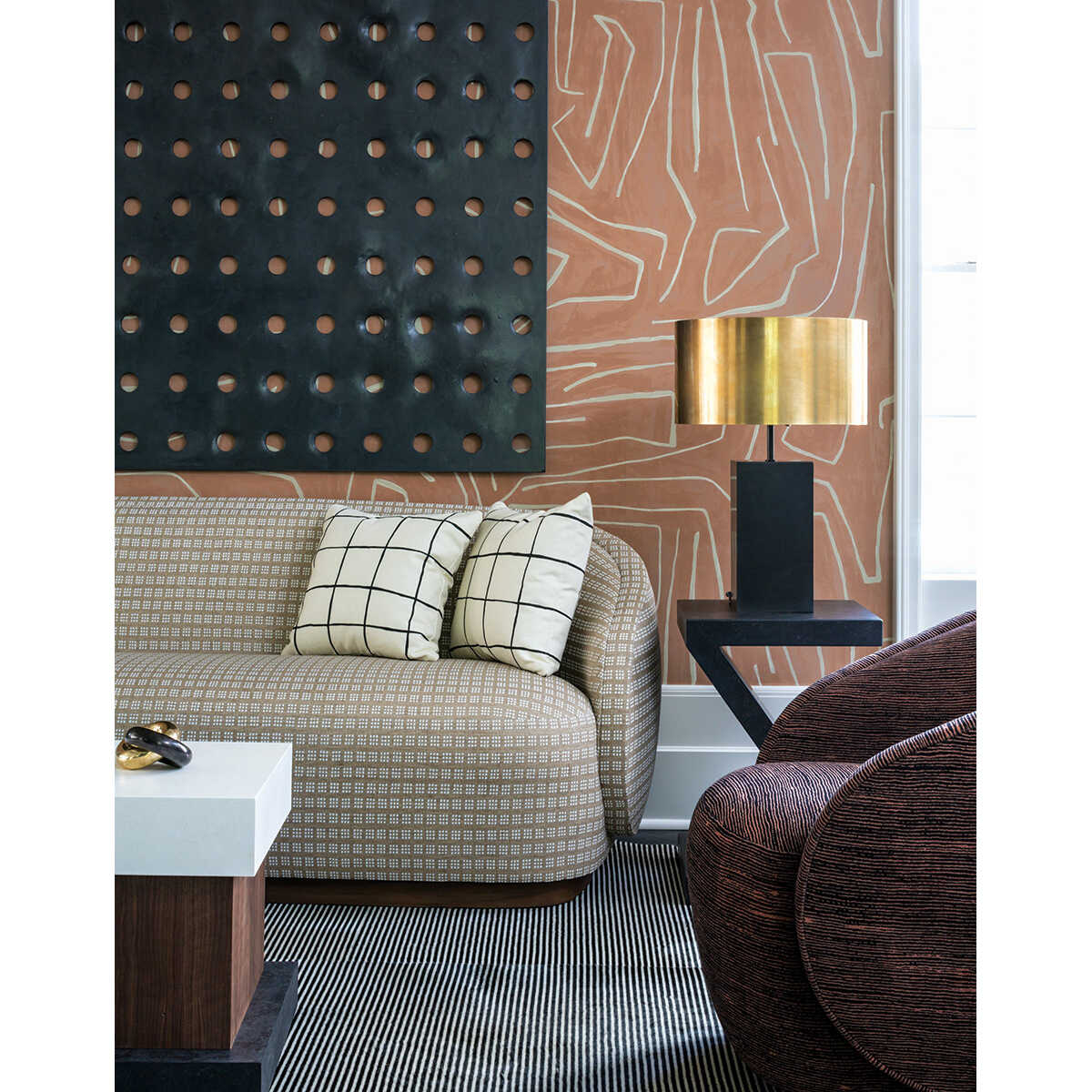 Graffito - Ivory/Gold - LEE JOFA MODERN Wallpaper
