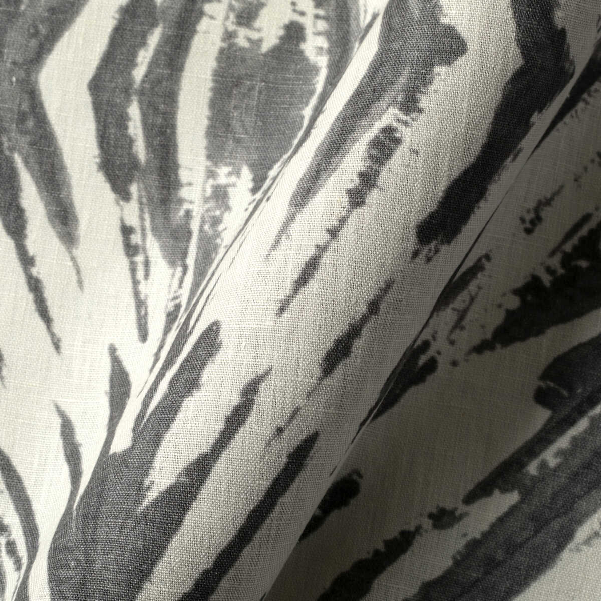 Island Dye - Platinum - KRAVET COUTURE Fabric