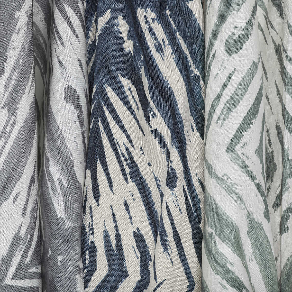 Island Dye - Platinum - KRAVET COUTURE Fabric