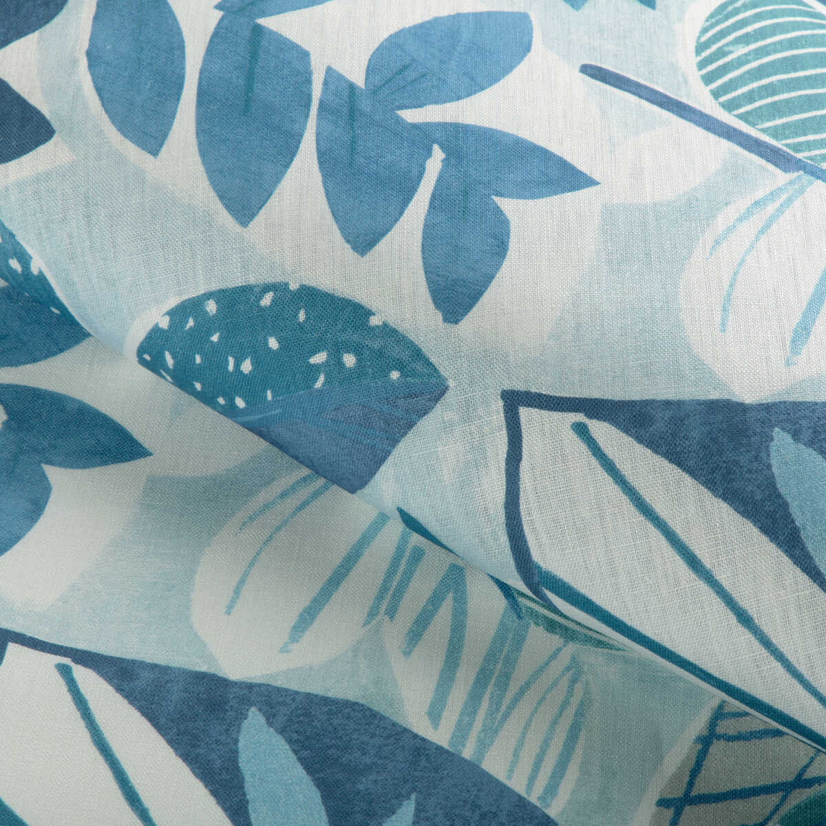 Leaf-A-Lot - Ocean - KRAVET BASICS Fabric