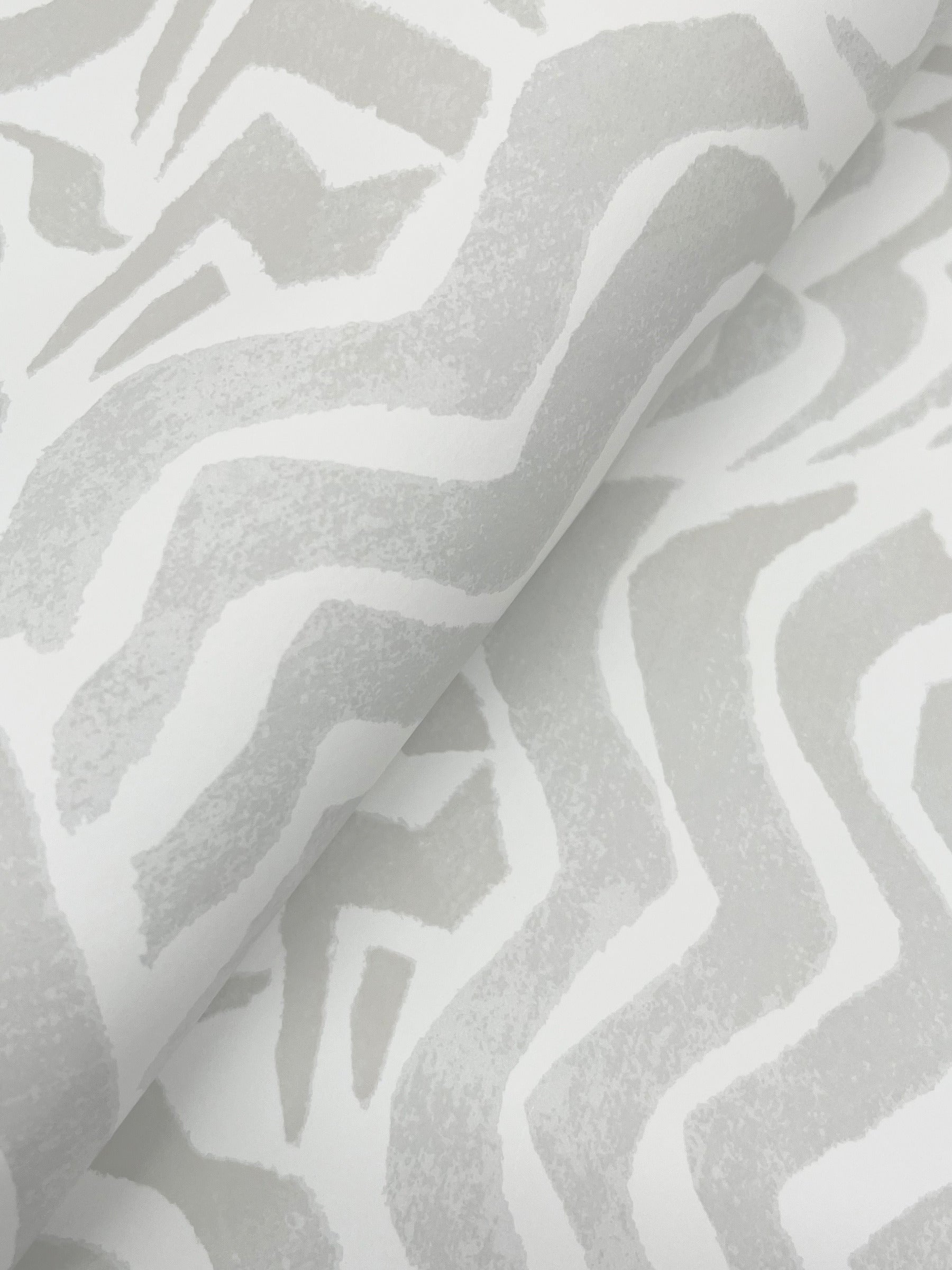 zora-wave-wallpaper-light-grey-york-wallcoverings-lm5321