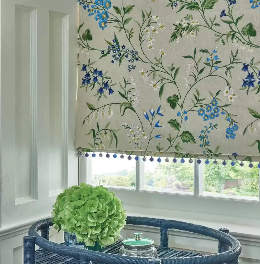 Almora Coral/Soft Gold/Green - Nina Campbell - NCF4404-03 Fabric