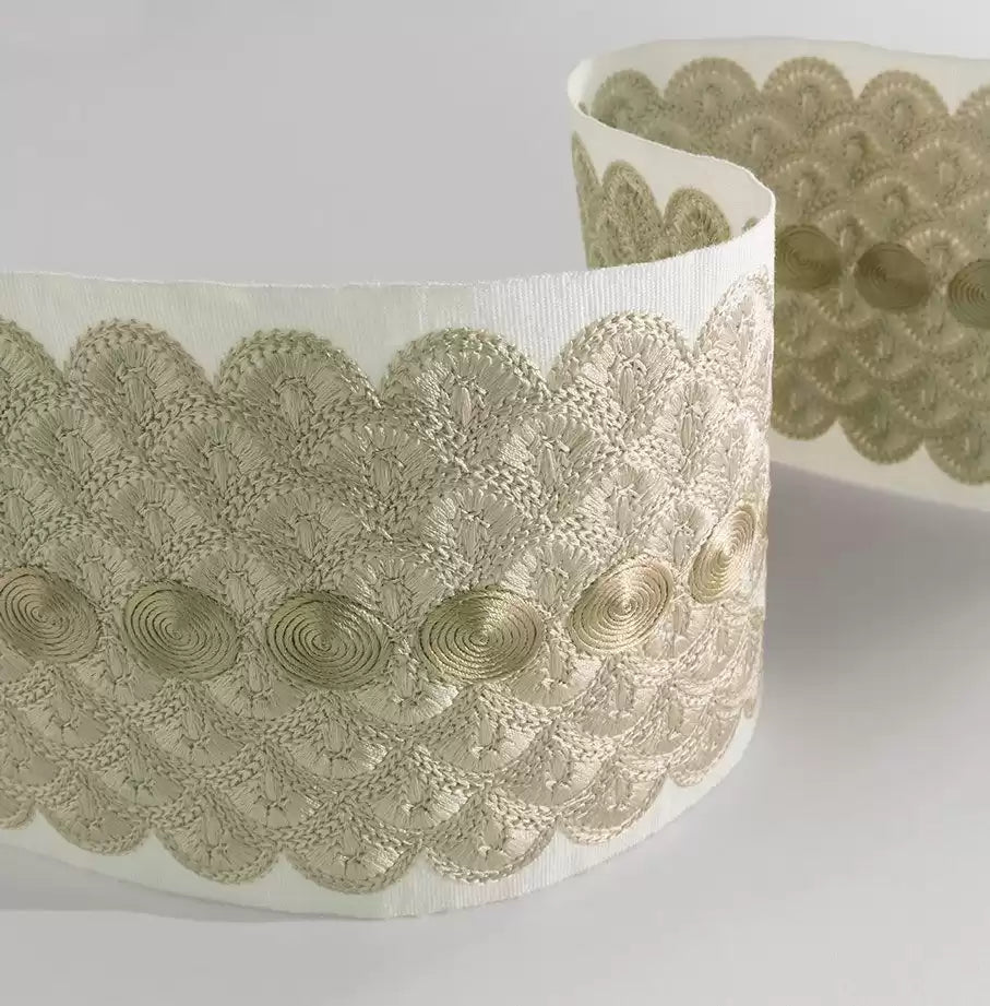 Trianon Montceaux Braid Soft Gold - Nina Campbell - NCT517-01 Trim
