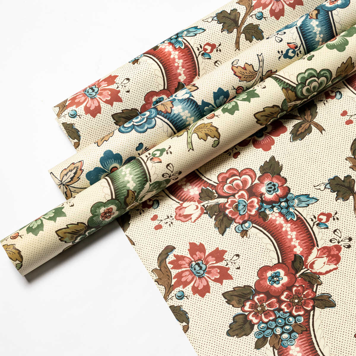 Benday Paper - Green/Rose - LEE JOFA Wallpaper