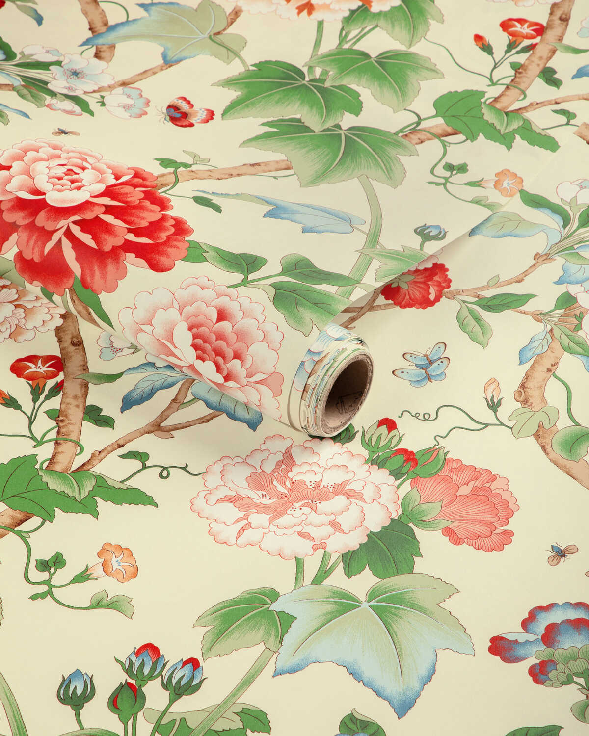 Gardenia Paper - Red/Green - LEE JOFA Wallpaper