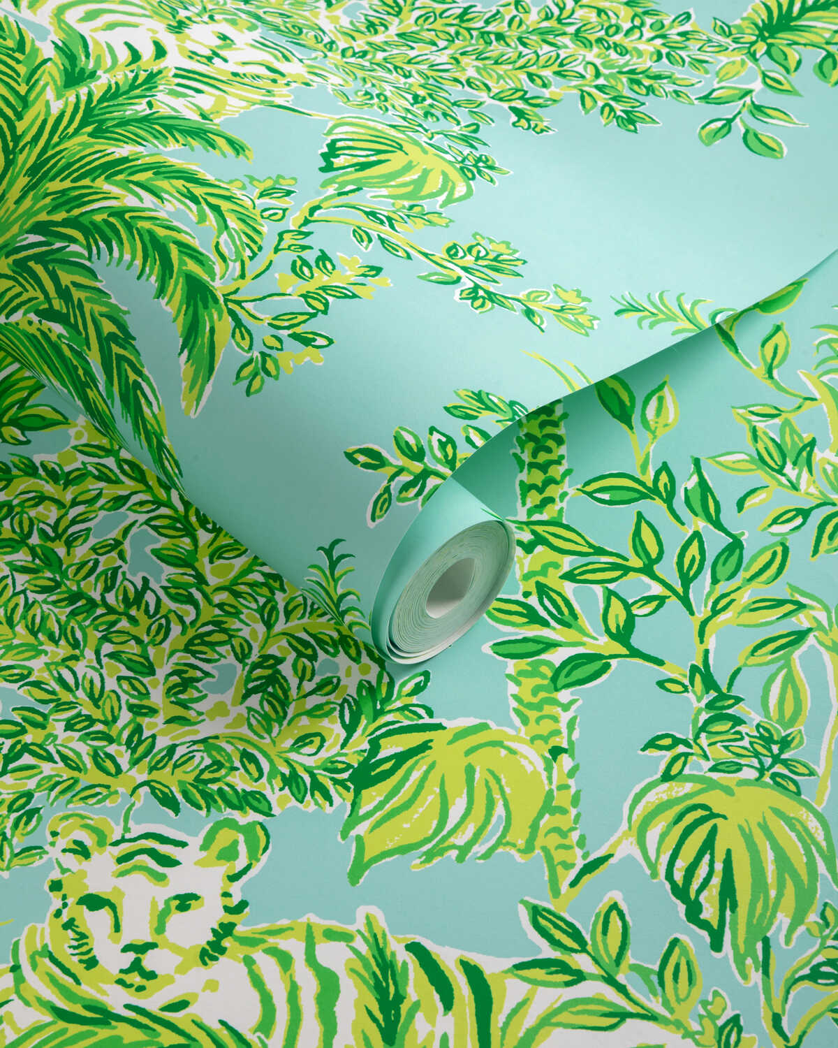 Tiger Queen Wp - Aqua - LEE JOFA Wallpaper