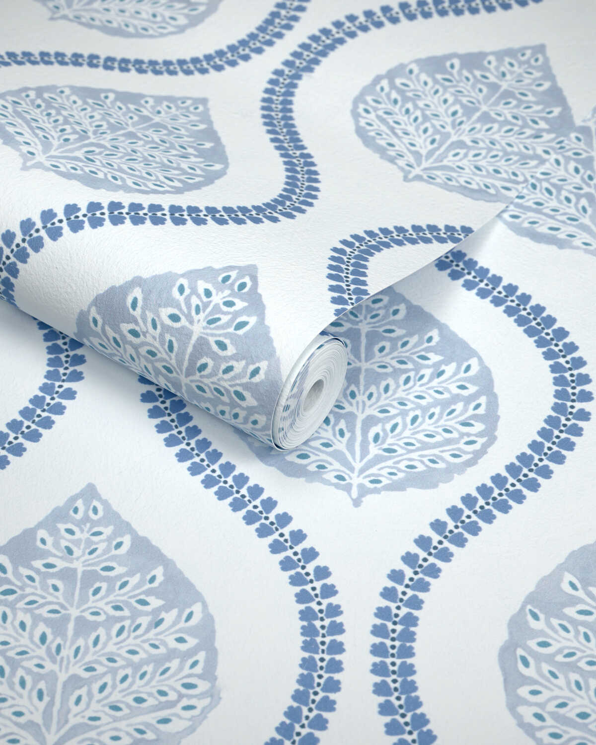 Elsie Paper - Blue - LEE JOFA Wallpaper