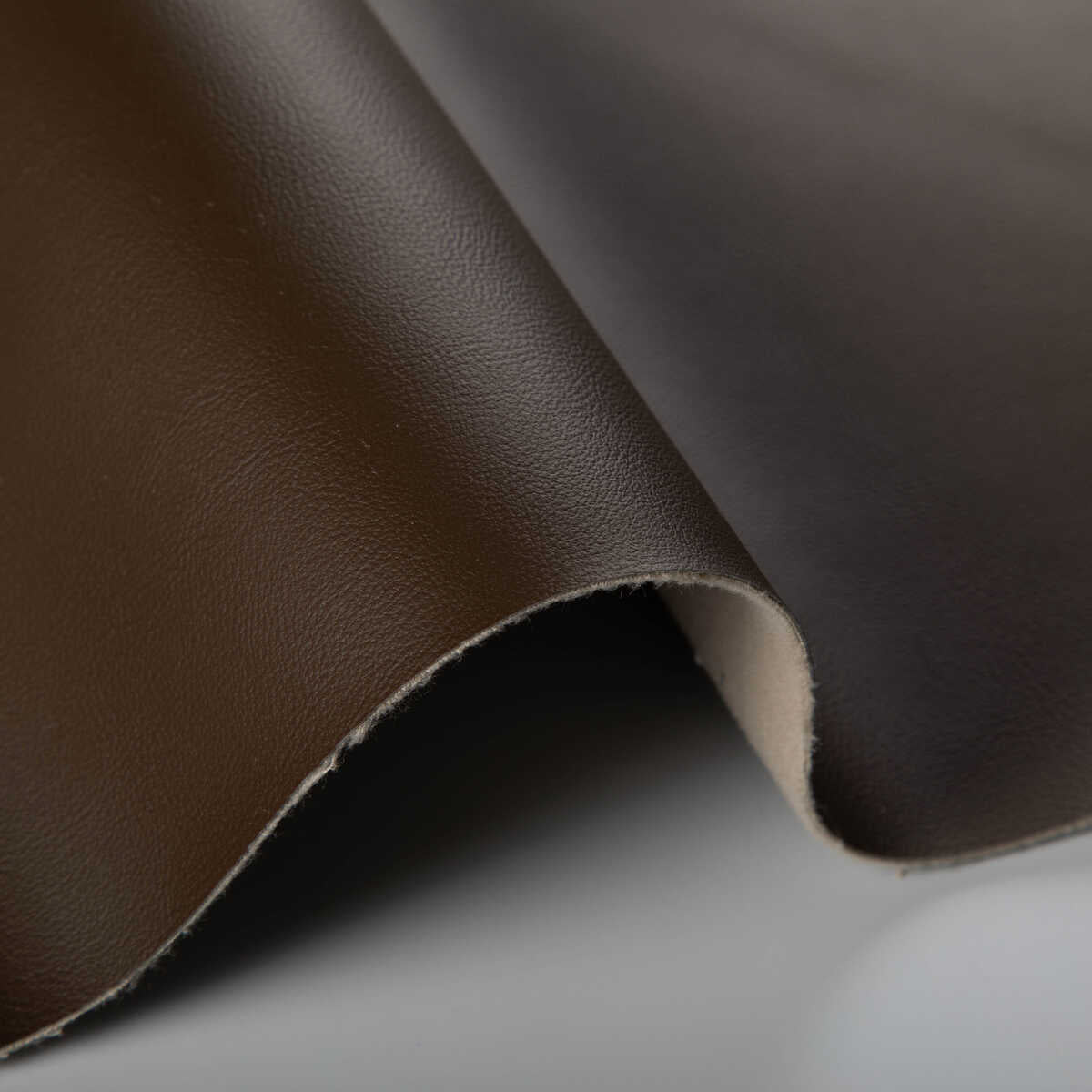 Rand - Mahogany - KRAVET CONTRACT Tela