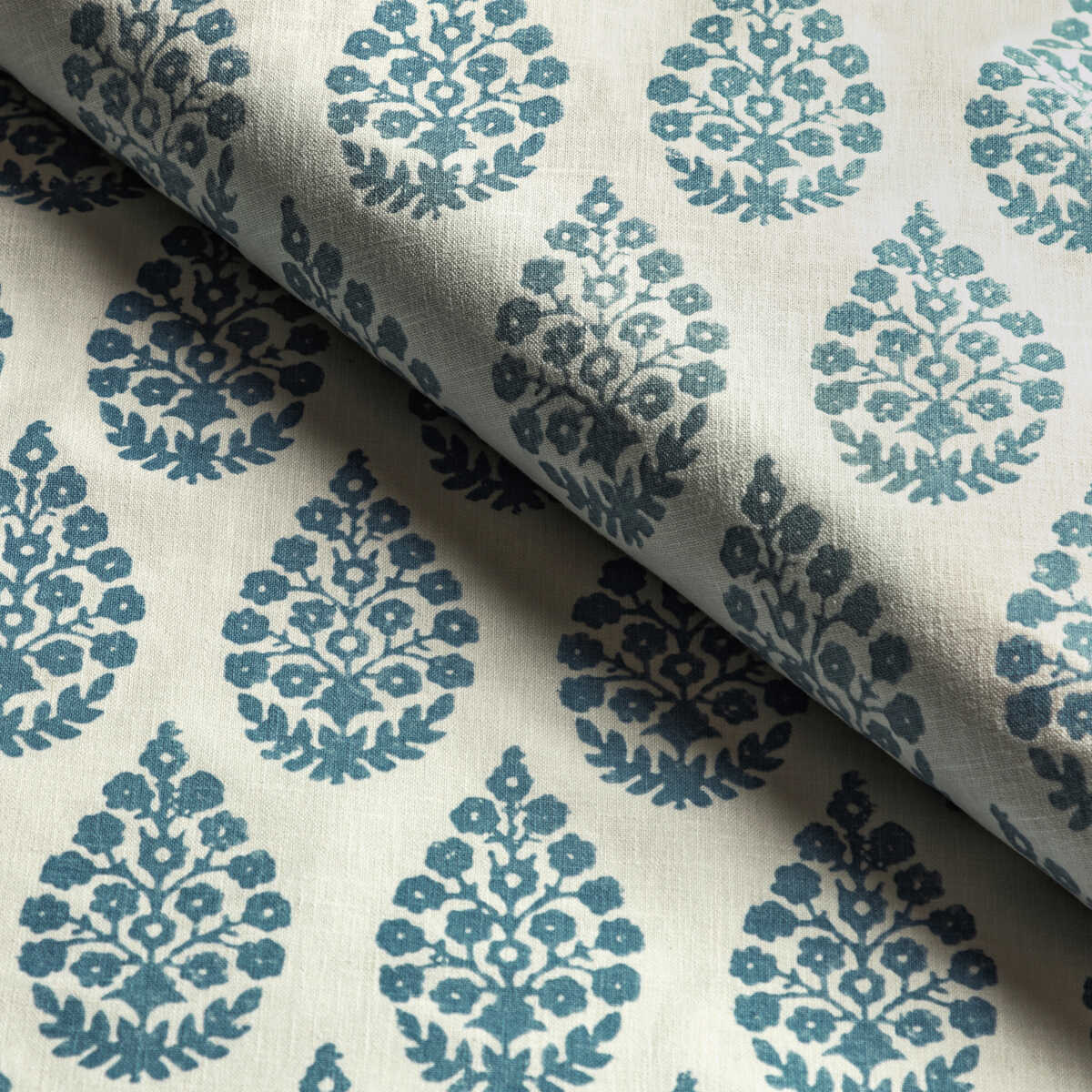 Kravet Basics - Tajpaisley-50 - KRAVET BASICS Fabric